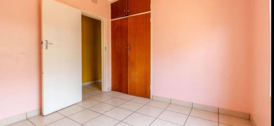 5 Bedroom Property for Sale in Glen Marais Gauteng