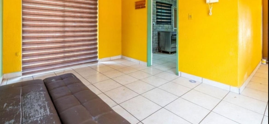 5 Bedroom Property for Sale in Glen Marais Gauteng