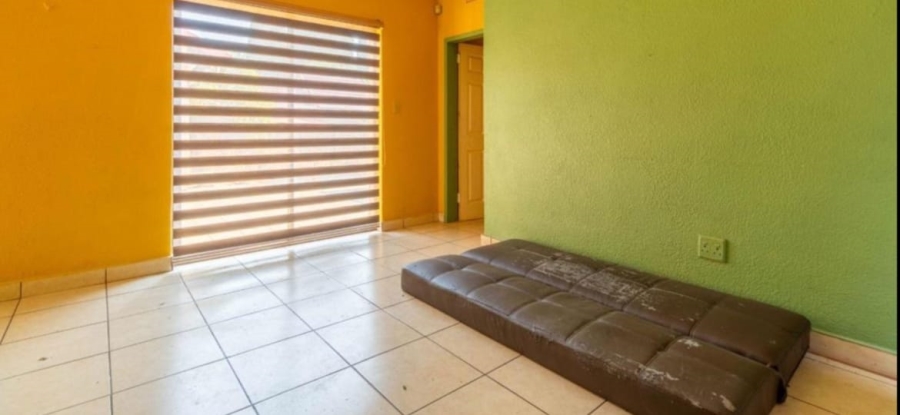 5 Bedroom Property for Sale in Glen Marais Gauteng