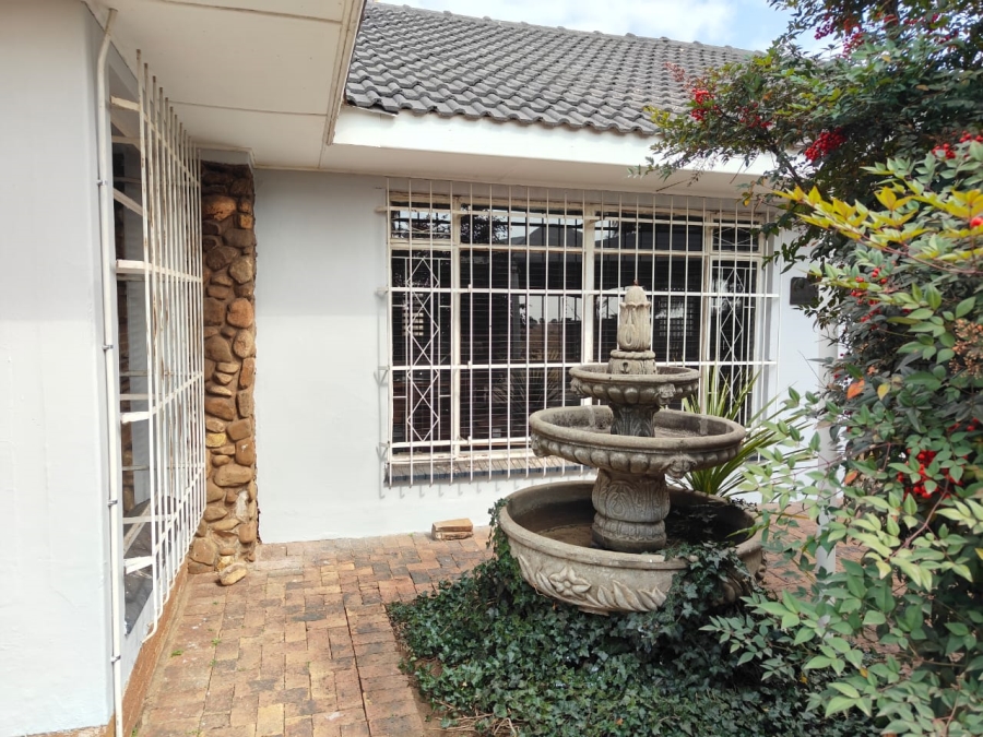 To Let 3 Bedroom Property for Rent in Risiville Gauteng