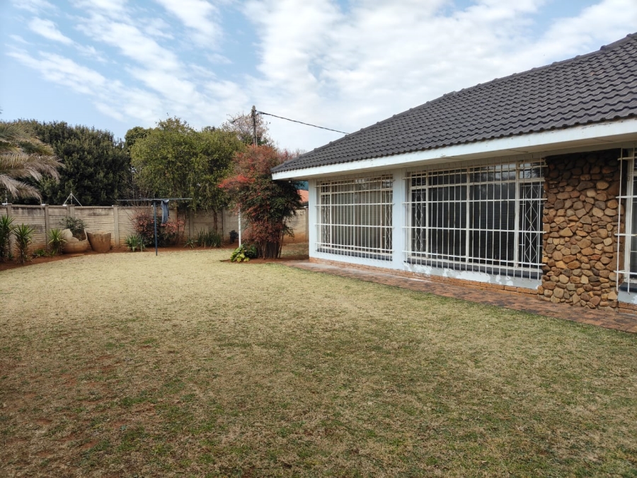 To Let 3 Bedroom Property for Rent in Risiville Gauteng