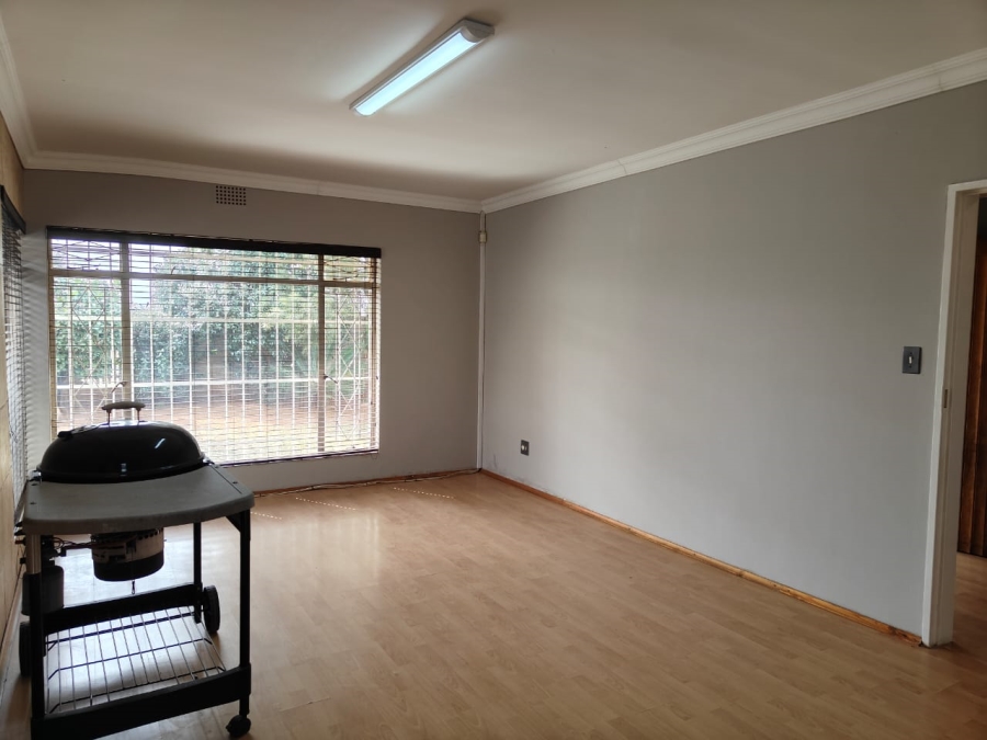 To Let 3 Bedroom Property for Rent in Risiville Gauteng