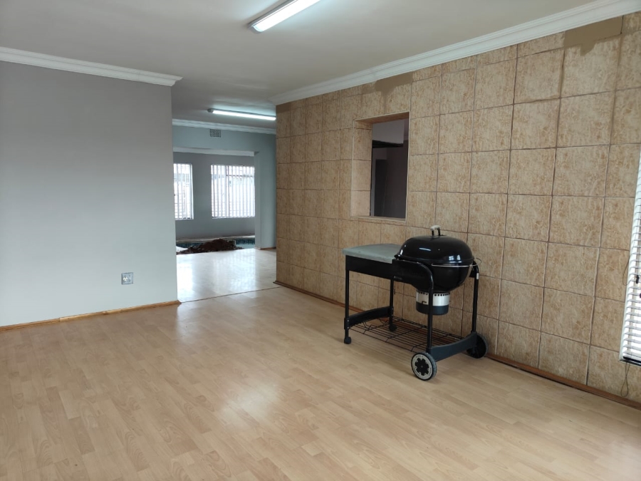 To Let 3 Bedroom Property for Rent in Risiville Gauteng
