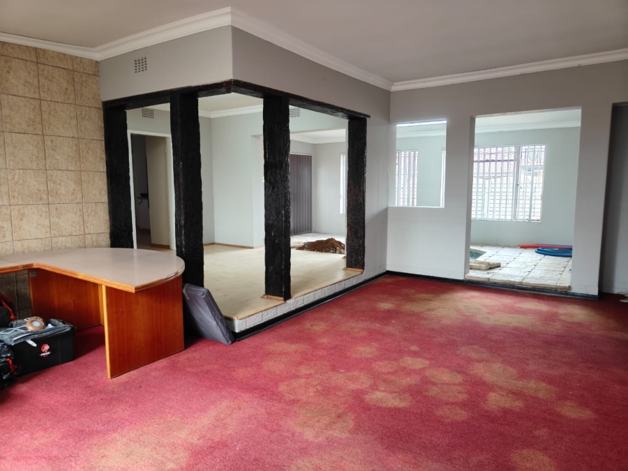 To Let 3 Bedroom Property for Rent in Risiville Gauteng