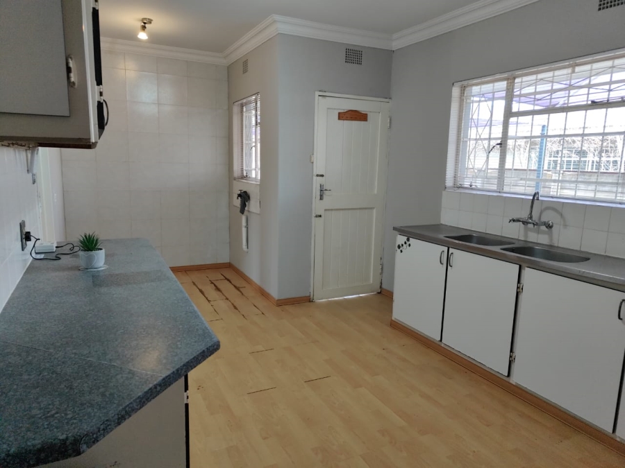 To Let 3 Bedroom Property for Rent in Risiville Gauteng