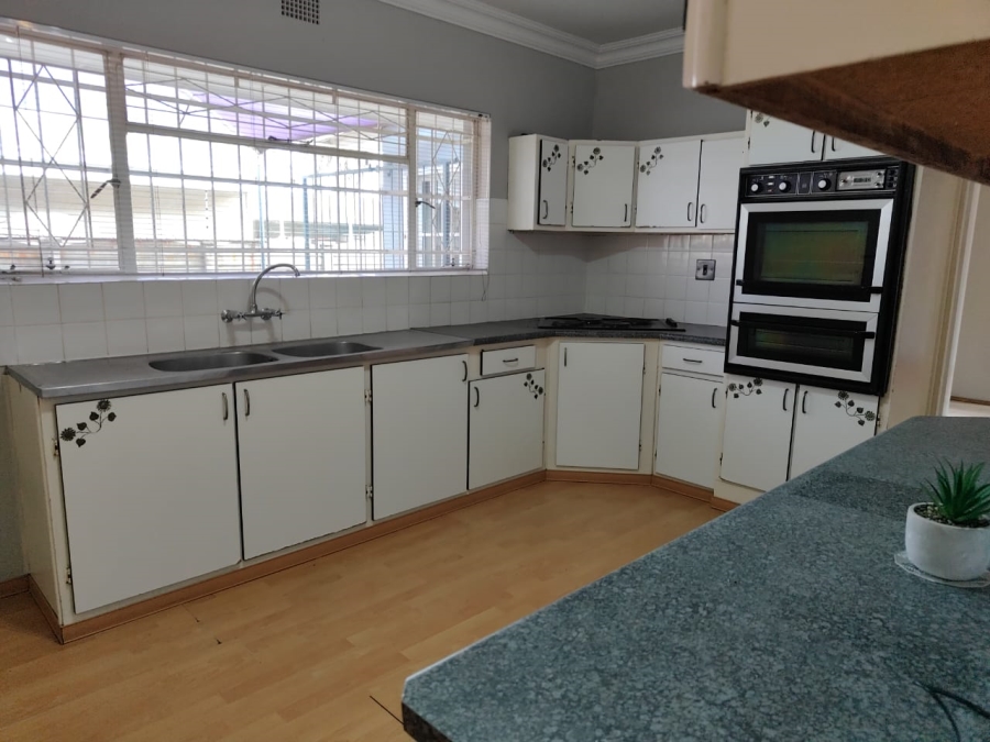 To Let 3 Bedroom Property for Rent in Risiville Gauteng