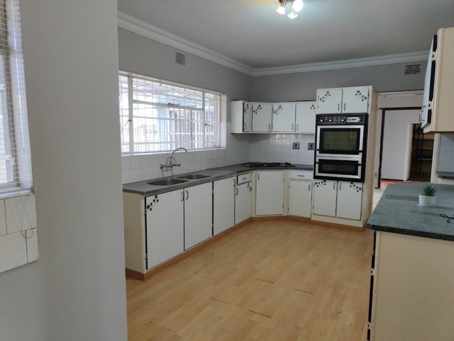 To Let 3 Bedroom Property for Rent in Risiville Gauteng