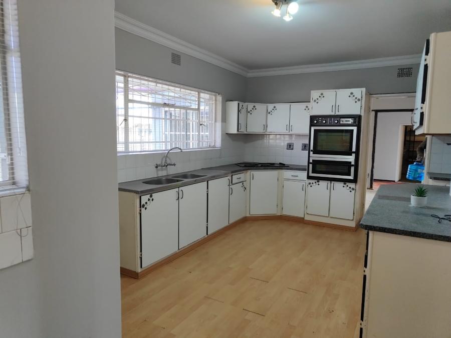 To Let 3 Bedroom Property for Rent in Risiville Gauteng