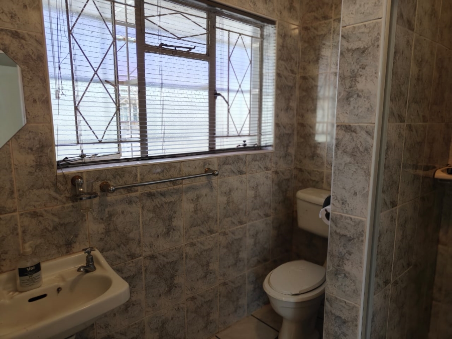 To Let 3 Bedroom Property for Rent in Risiville Gauteng