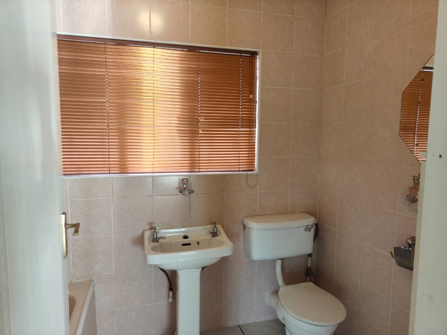 To Let 3 Bedroom Property for Rent in Risiville Gauteng