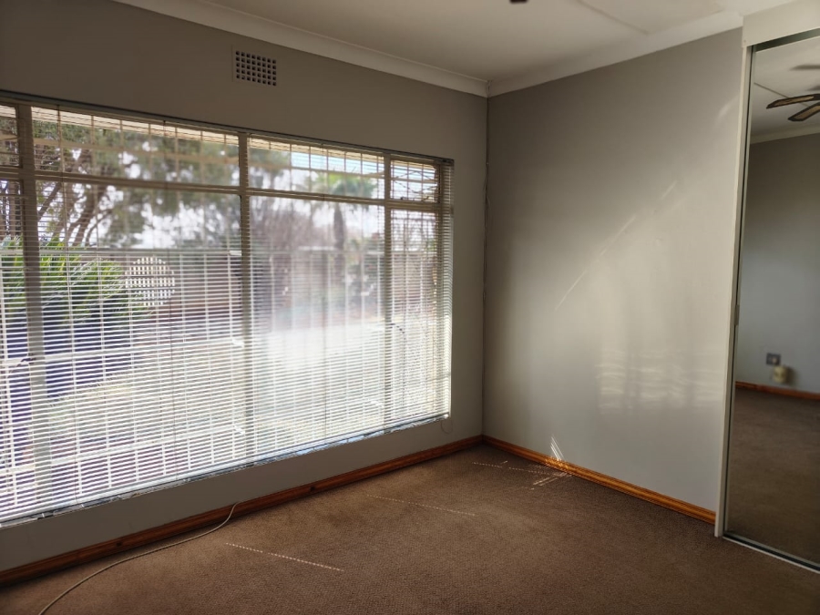 To Let 3 Bedroom Property for Rent in Risiville Gauteng