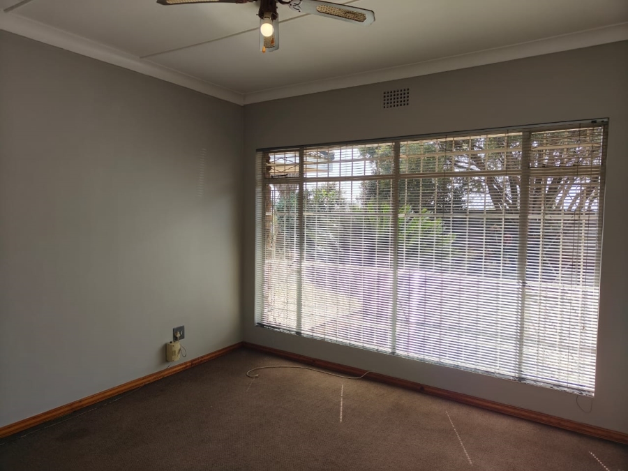 To Let 3 Bedroom Property for Rent in Risiville Gauteng
