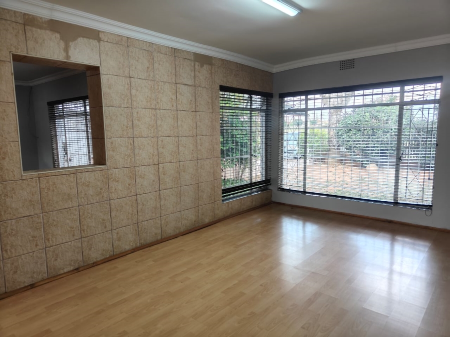 To Let 3 Bedroom Property for Rent in Risiville Gauteng