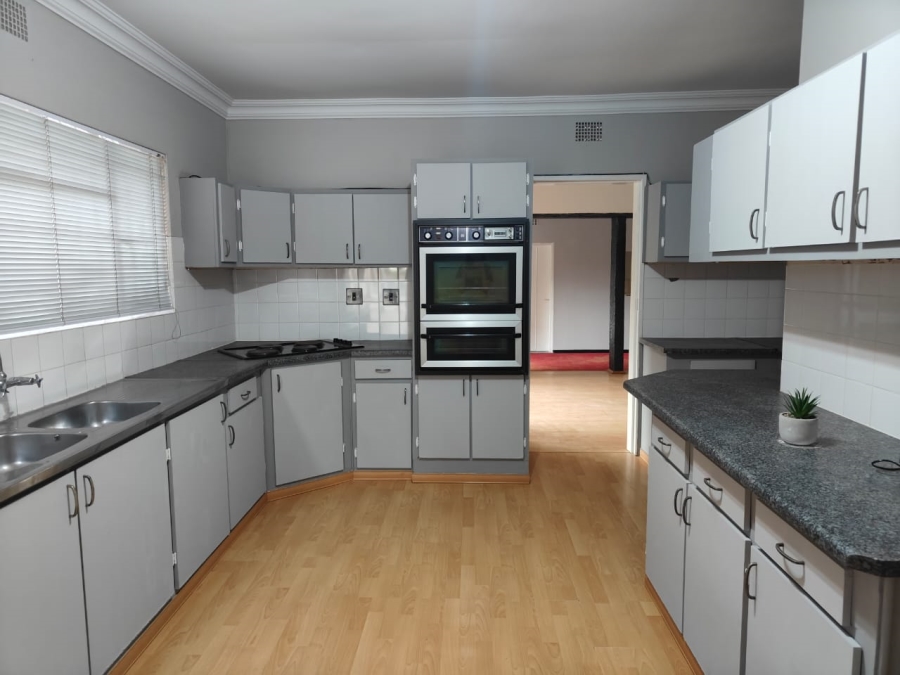 To Let 3 Bedroom Property for Rent in Risiville Gauteng