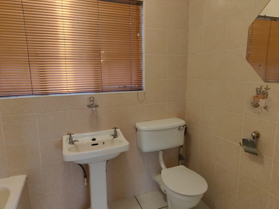 To Let 3 Bedroom Property for Rent in Risiville Gauteng