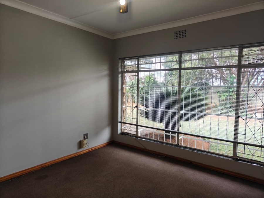 To Let 3 Bedroom Property for Rent in Risiville Gauteng