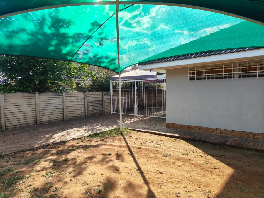 To Let 3 Bedroom Property for Rent in Risiville Gauteng