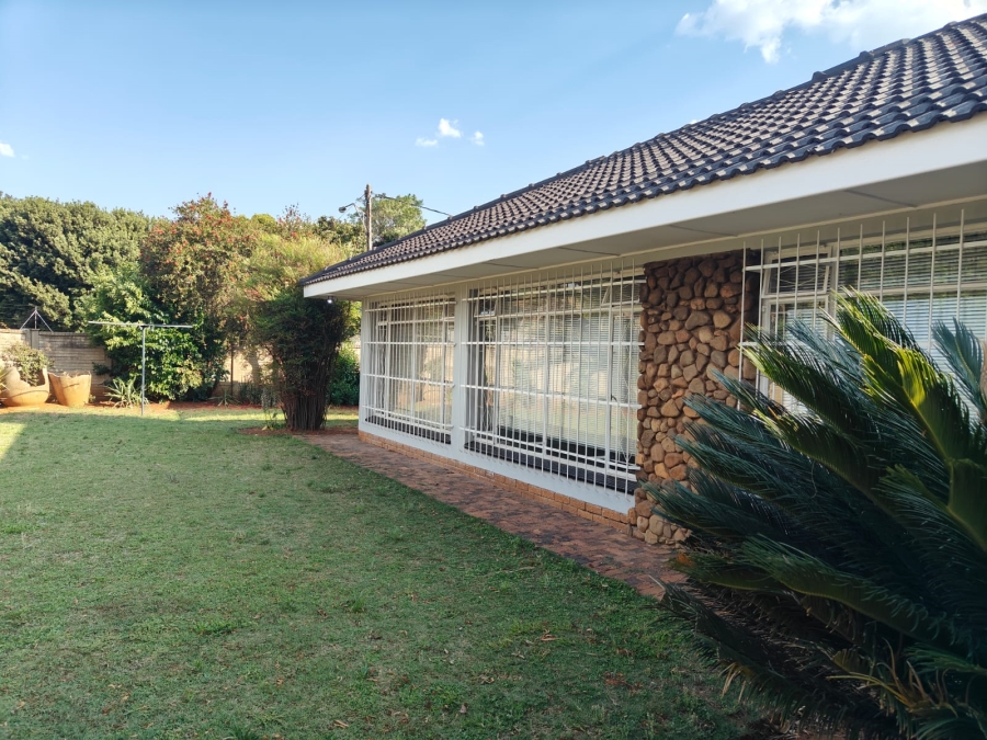 To Let 3 Bedroom Property for Rent in Risiville Gauteng