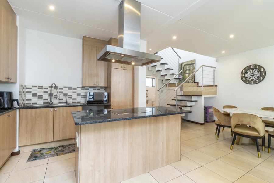 2 Bedroom Property for Sale in Bryanston Gauteng