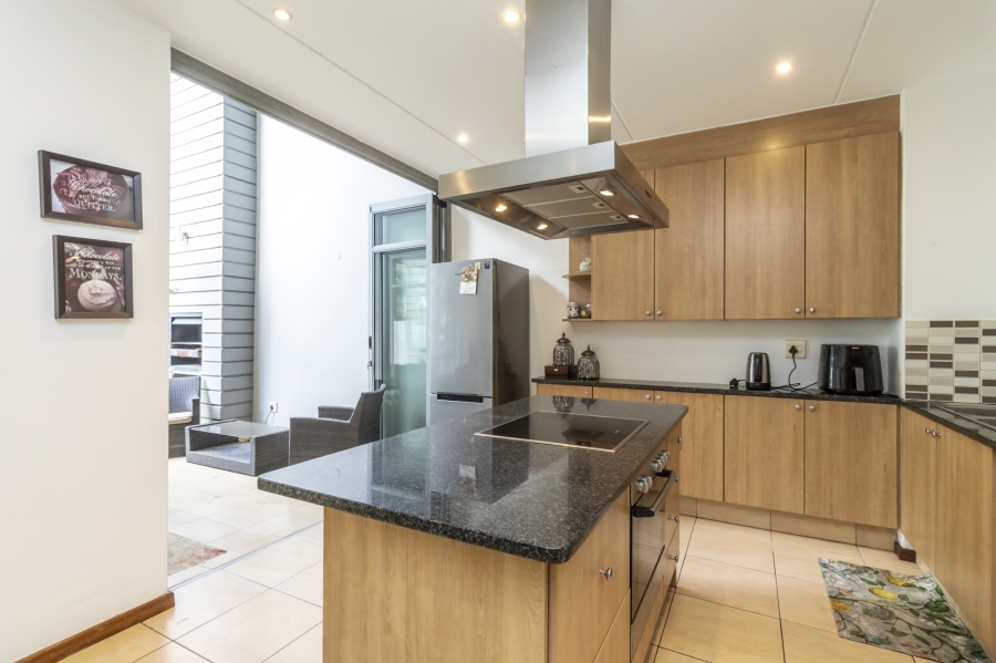 2 Bedroom Property for Sale in Bryanston Gauteng