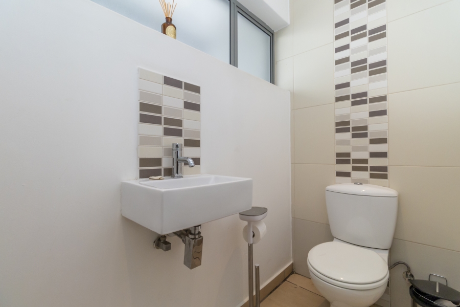 2 Bedroom Property for Sale in Bryanston Gauteng