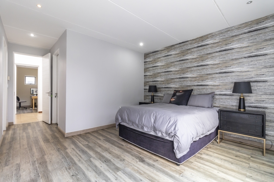 2 Bedroom Property for Sale in Bryanston Gauteng