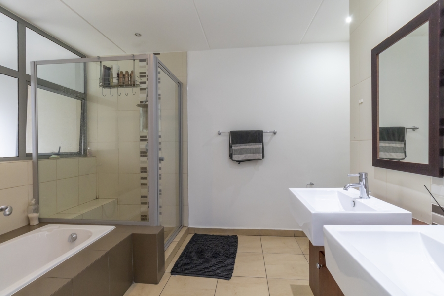 2 Bedroom Property for Sale in Bryanston Gauteng