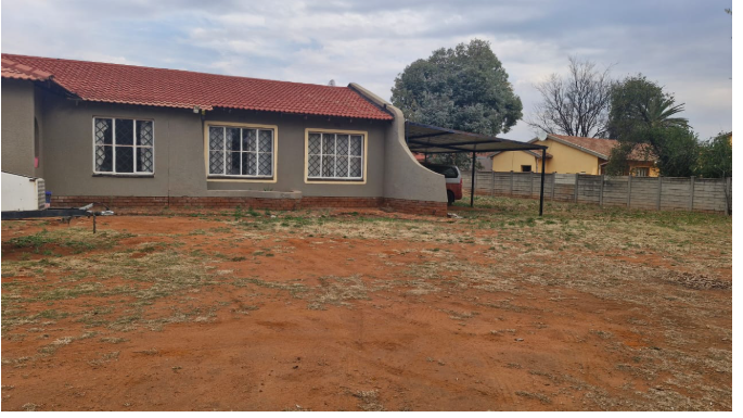 4 Bedroom Property for Sale in Rondebult Gauteng