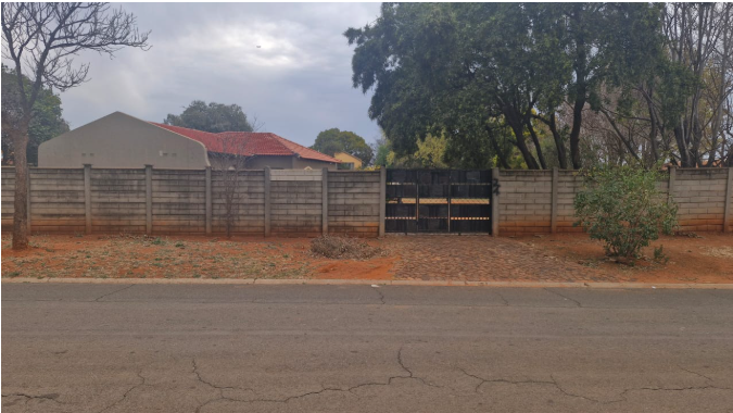 4 Bedroom Property for Sale in Rondebult Gauteng