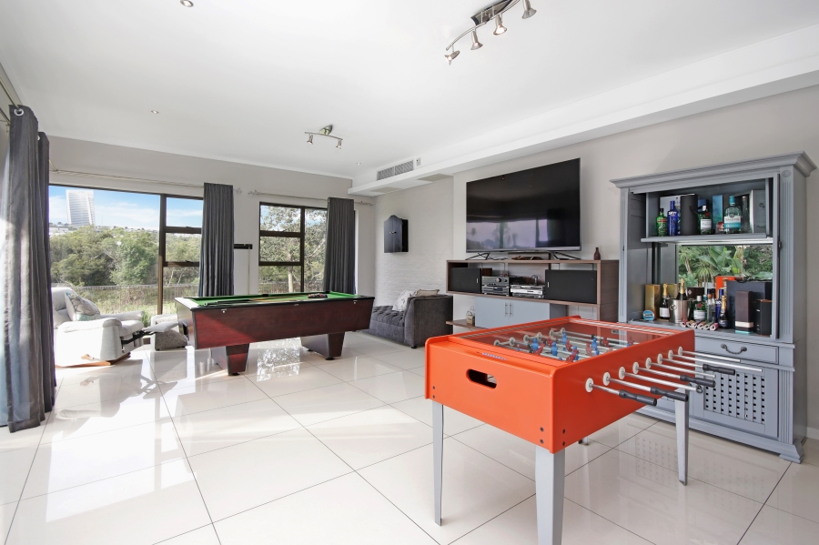 5 Bedroom Property for Sale in Waterfall Country Estate Gauteng