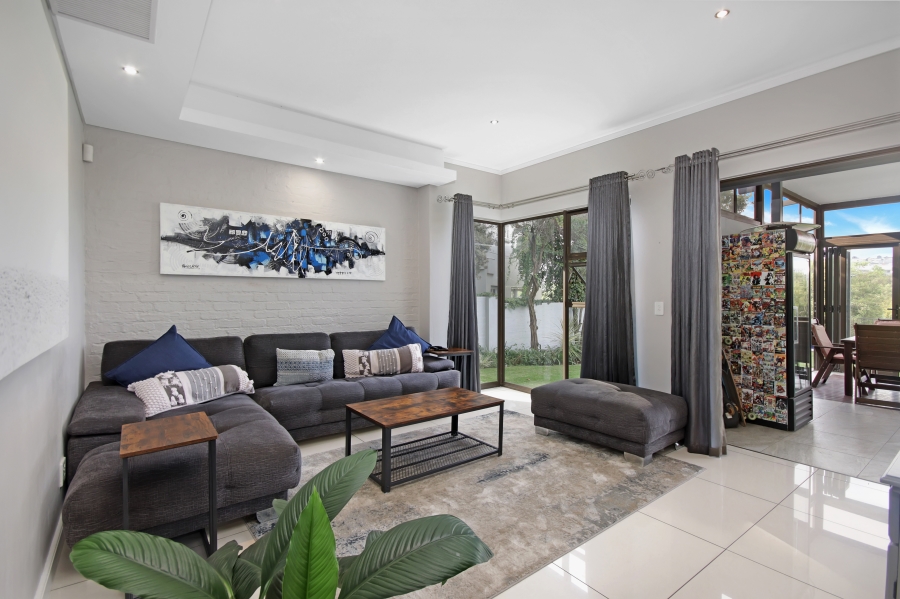 5 Bedroom Property for Sale in Waterfall Country Estate Gauteng