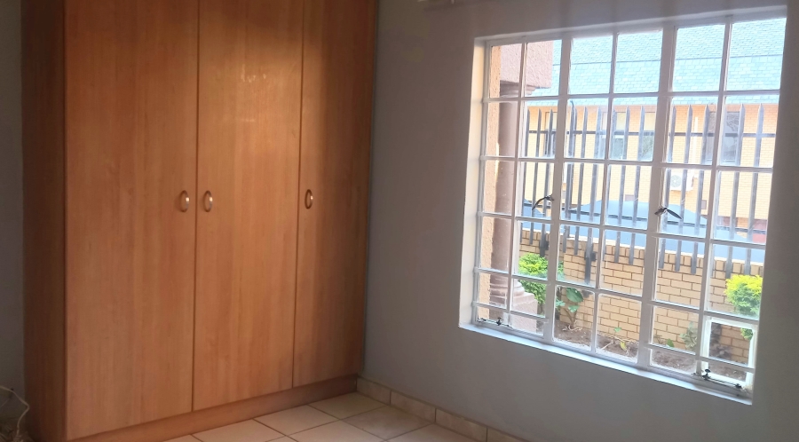To Let 2 Bedroom Property for Rent in Ferndale Gauteng