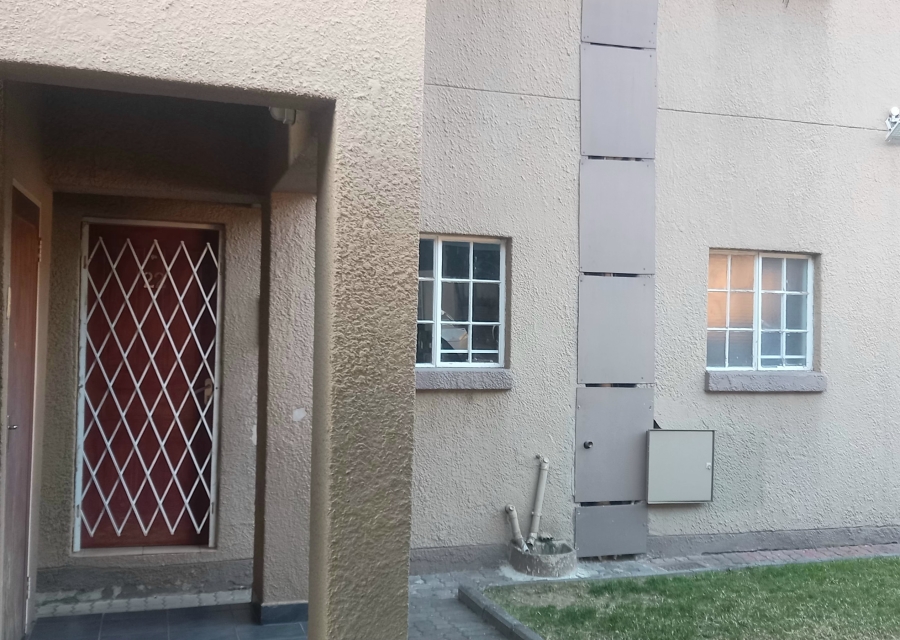 To Let 2 Bedroom Property for Rent in Ferndale Gauteng