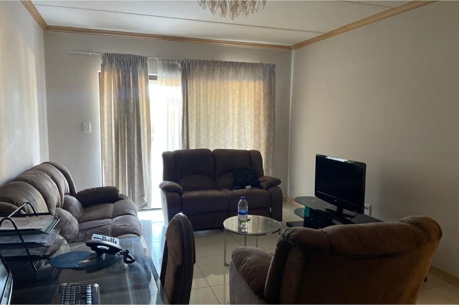 2 Bedroom Property for Sale in Erand Gardens Gauteng