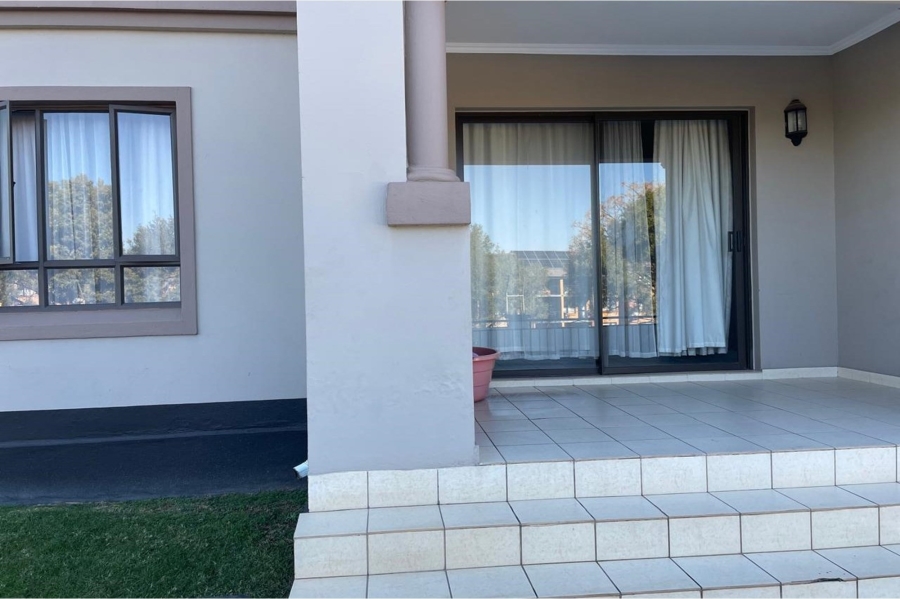2 Bedroom Property for Sale in Erand Gardens Gauteng