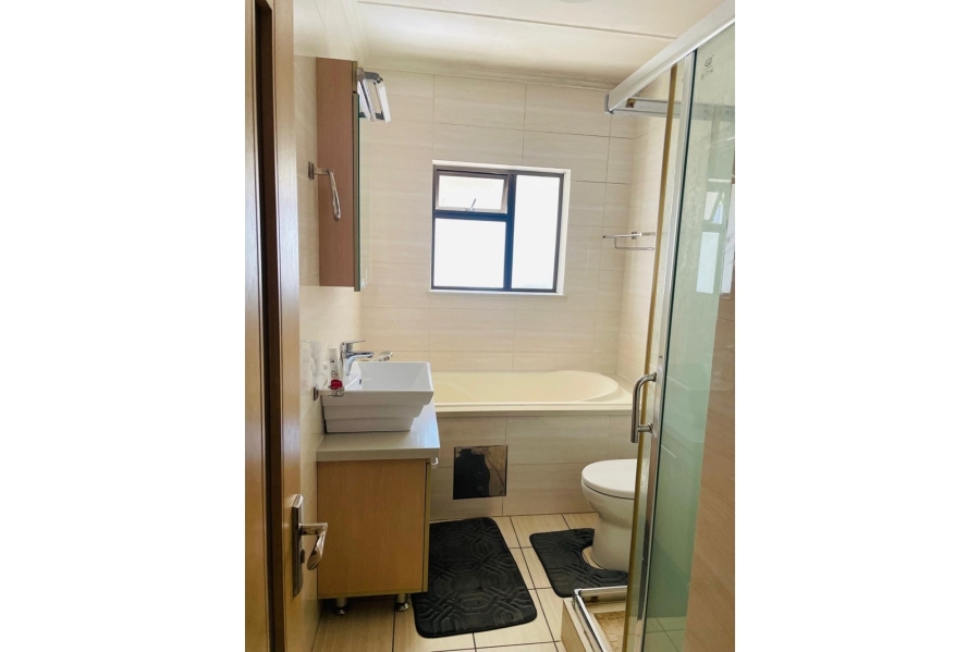2 Bedroom Property for Sale in Erand Gardens Gauteng
