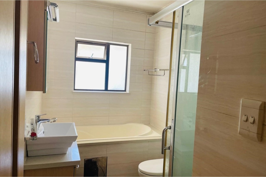 2 Bedroom Property for Sale in Erand Gardens Gauteng