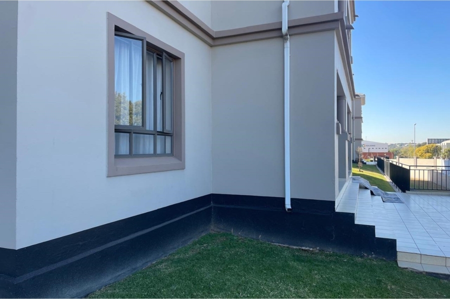 2 Bedroom Property for Sale in Erand Gardens Gauteng