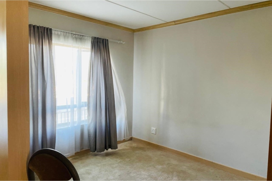 2 Bedroom Property for Sale in Erand Gardens Gauteng