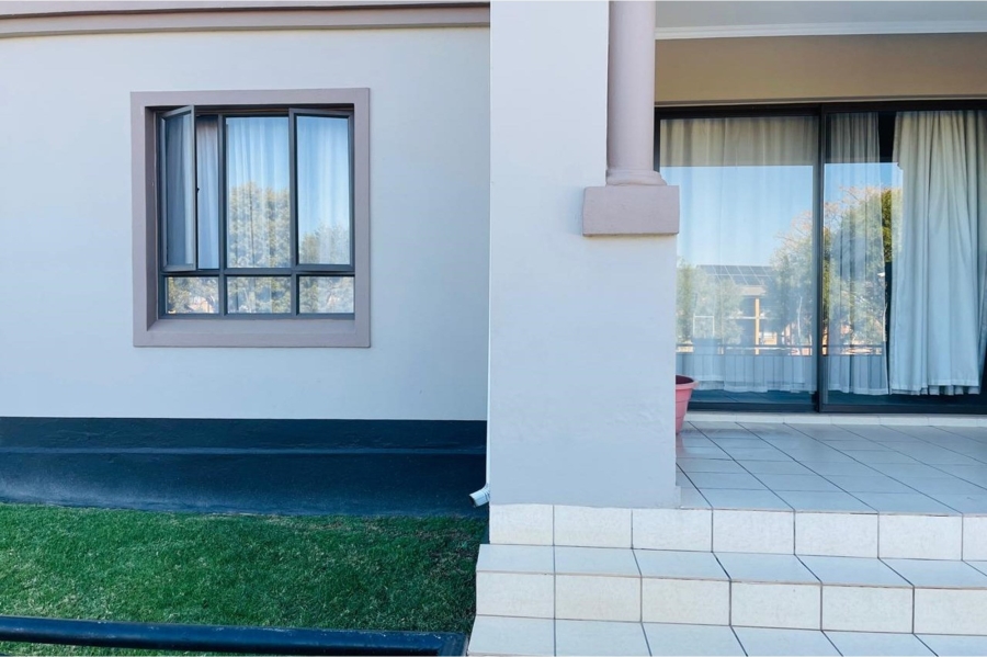 2 Bedroom Property for Sale in Erand Gardens Gauteng
