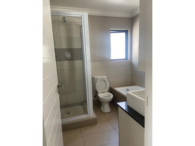 To Let 1 Bedroom Property for Rent in Fourways Gauteng
