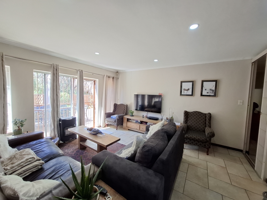 To Let 3 Bedroom Property for Rent in Faerie Glen Gauteng