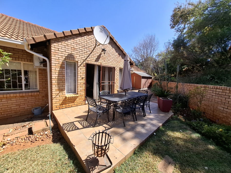 To Let 3 Bedroom Property for Rent in Faerie Glen Gauteng
