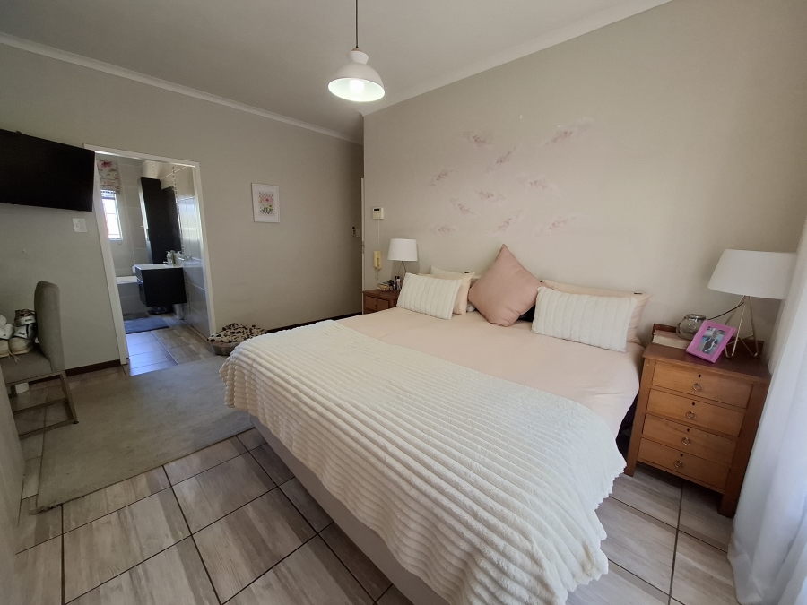 To Let 3 Bedroom Property for Rent in Faerie Glen Gauteng
