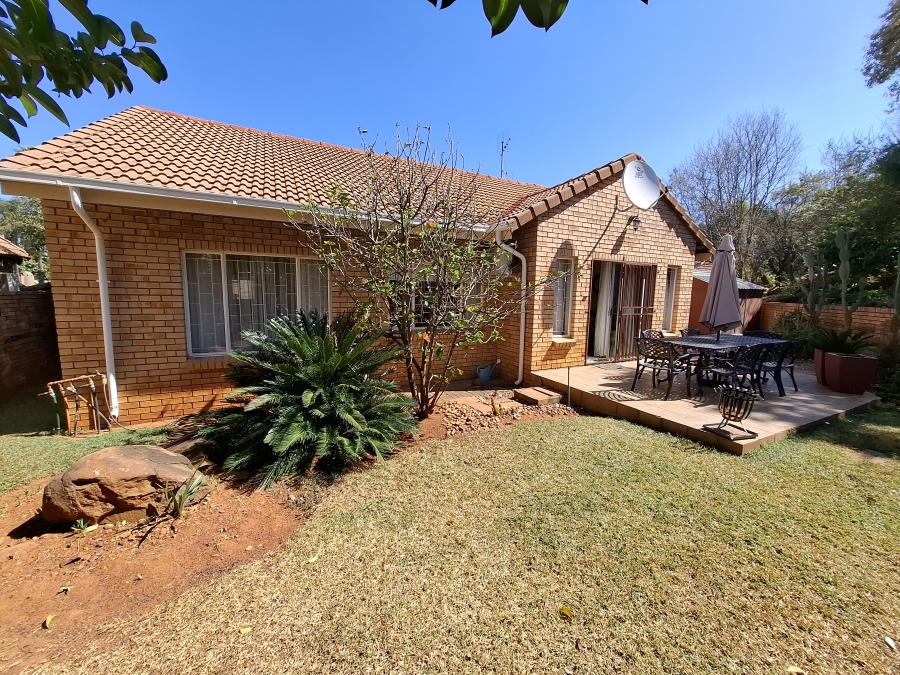 To Let 3 Bedroom Property for Rent in Faerie Glen Gauteng