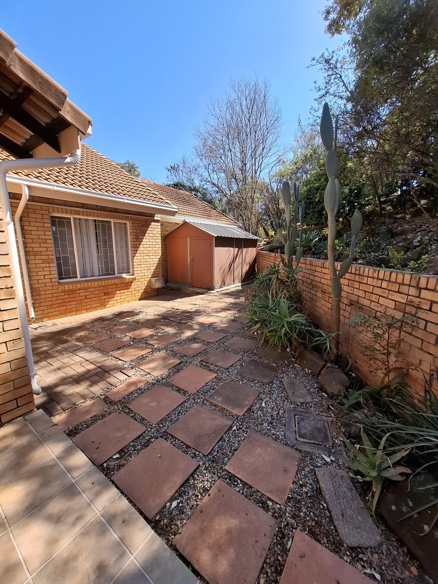 To Let 3 Bedroom Property for Rent in Faerie Glen Gauteng