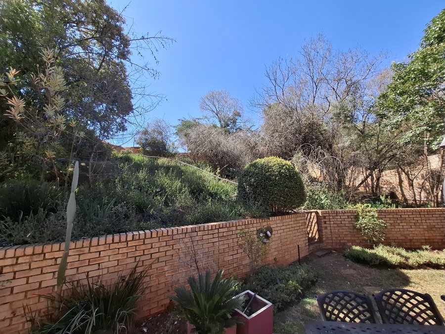 To Let 3 Bedroom Property for Rent in Faerie Glen Gauteng