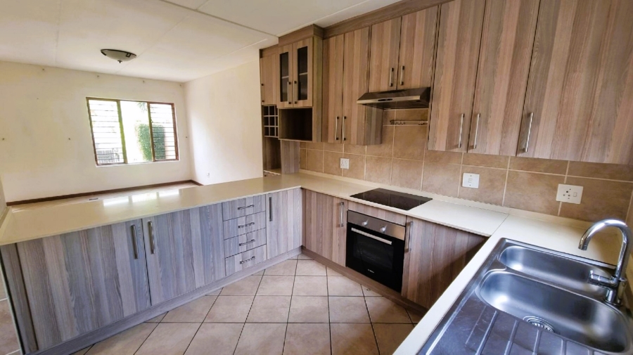 To Let 3 Bedroom Property for Rent in Paulshof Gauteng