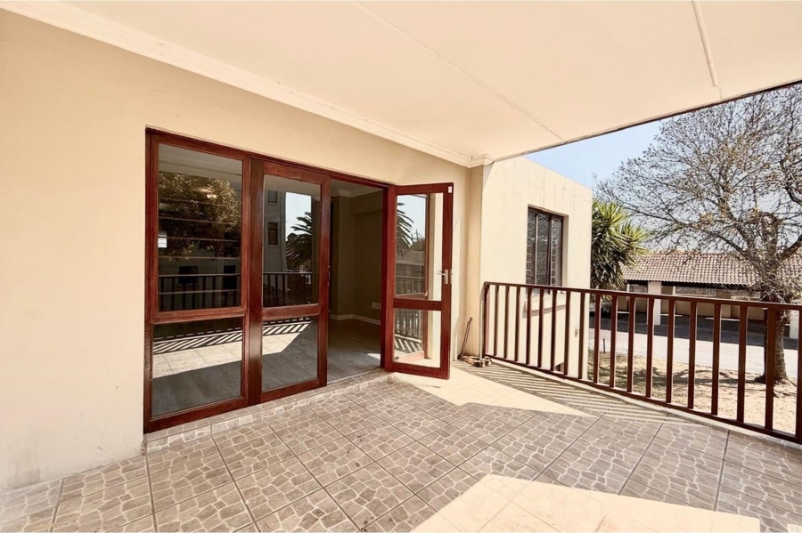 2 Bedroom Property for Sale in Broadacres Gauteng