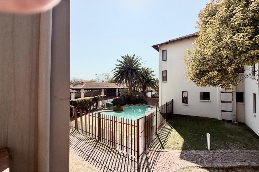 2 Bedroom Property for Sale in Broadacres Gauteng